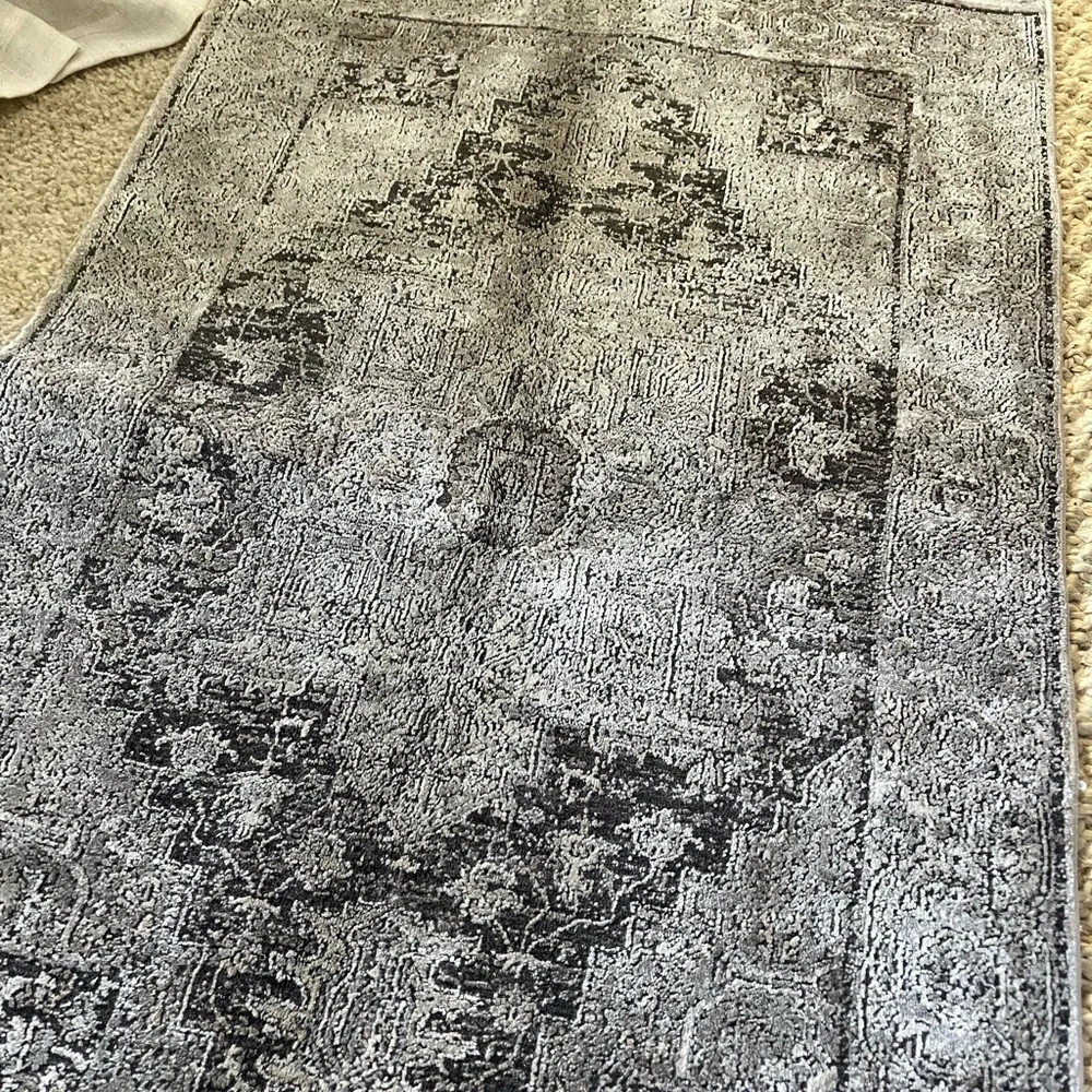 Vintage Style Gray Mini Rug